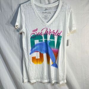 SeaWorld T-shirt-Women’s Medium-NWT‎